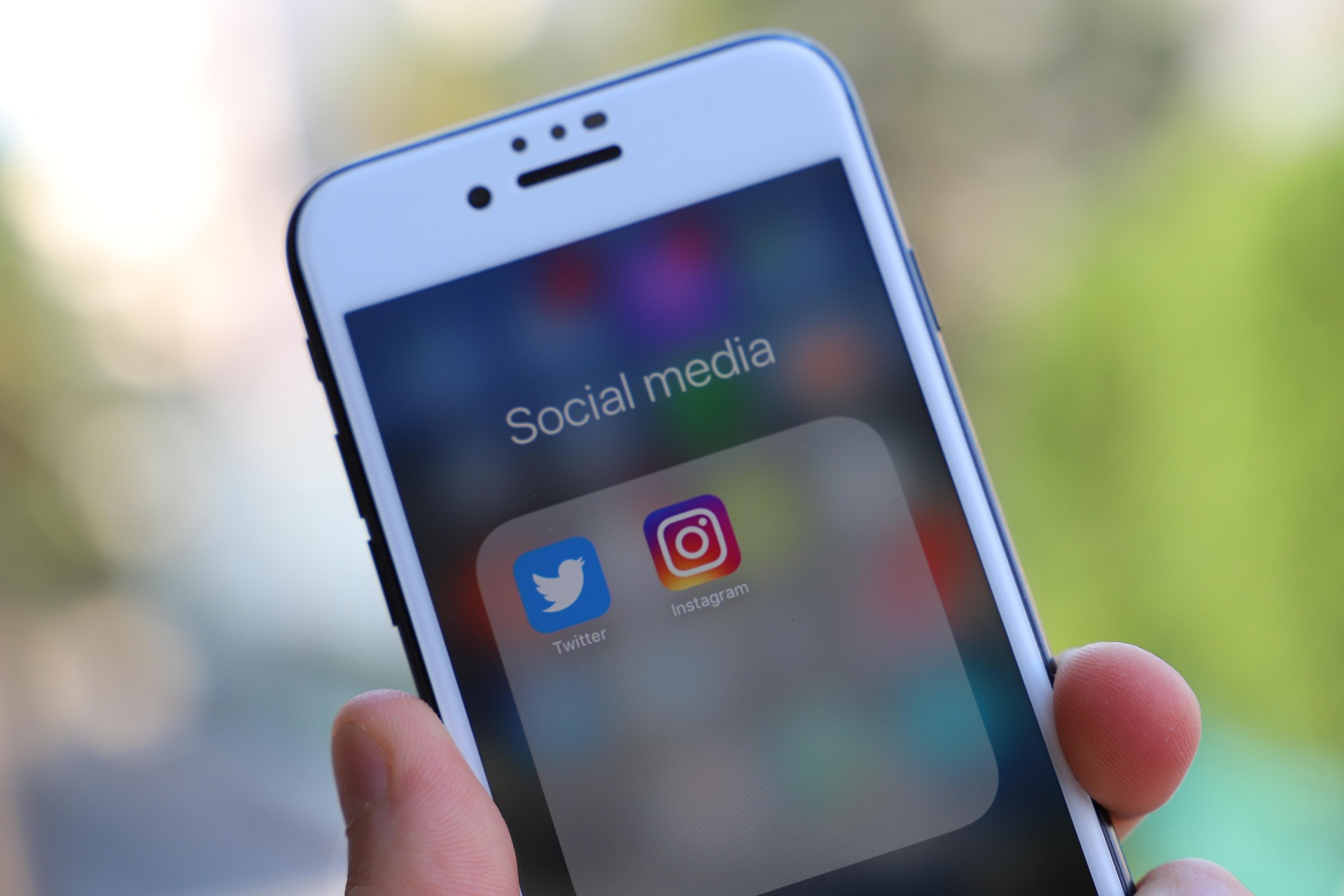 Social Media Facebook & Instagram